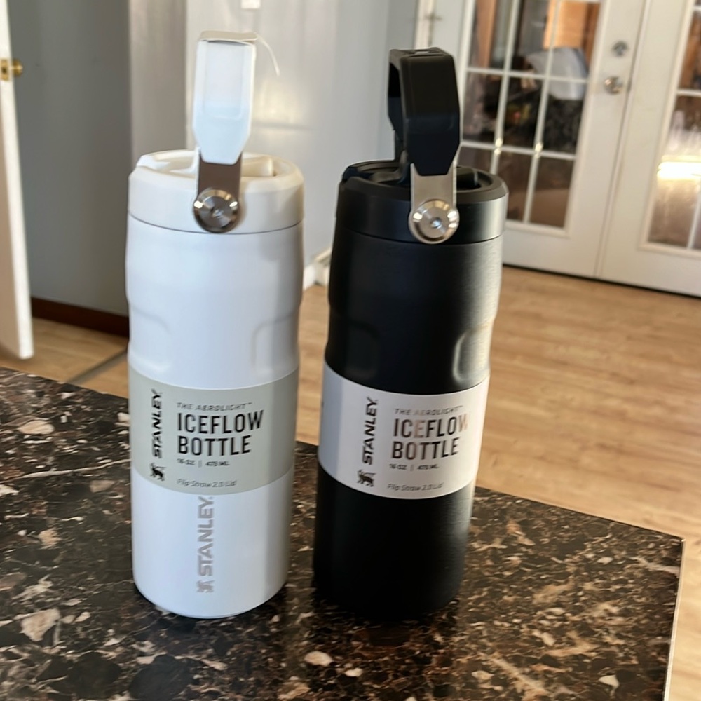 Stanley aerolight iceflow bottle